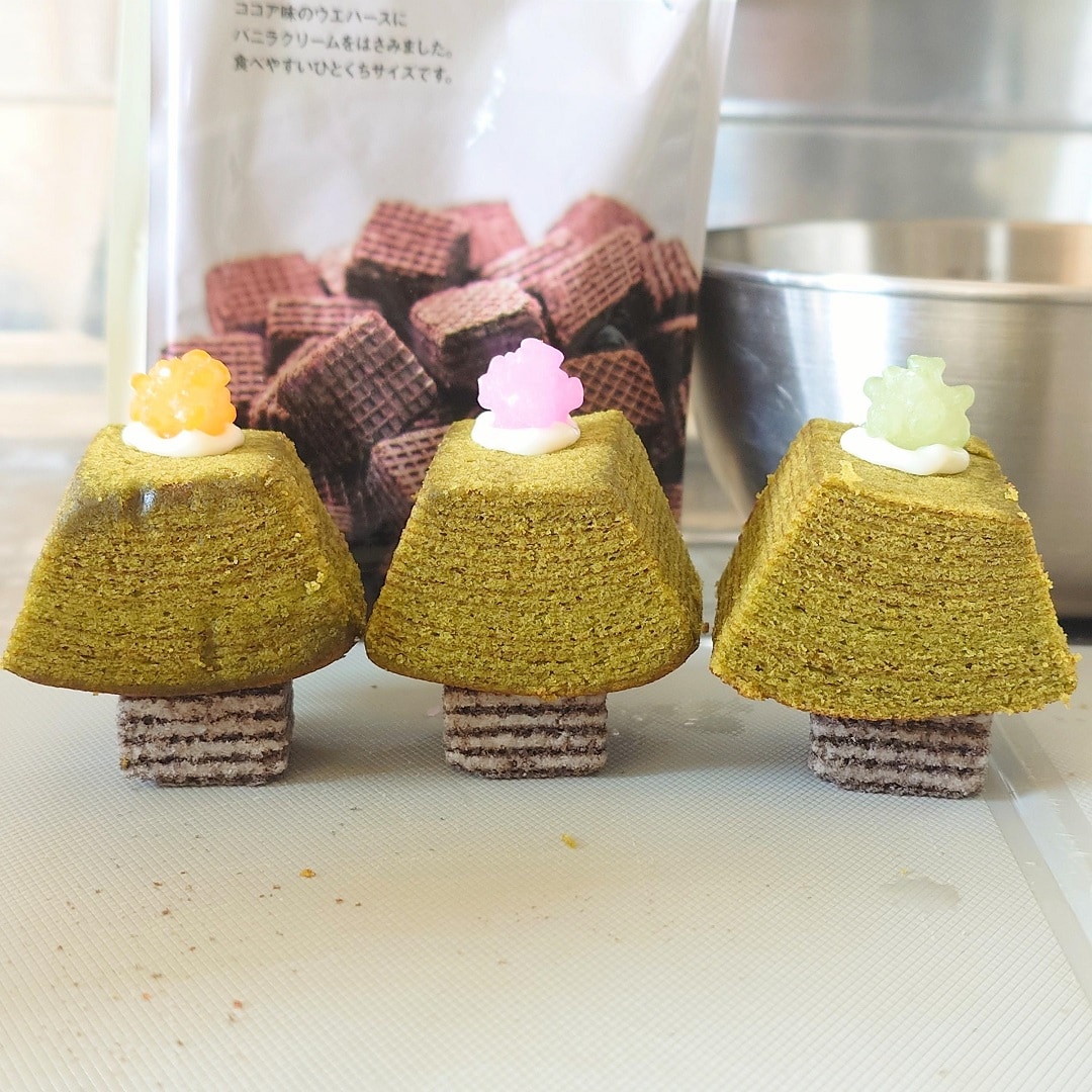 【テラスモール湘南】先に作ったもののひとくちウエハースをココア味のひとくちブラックウエハースに変えて作ったものの写真