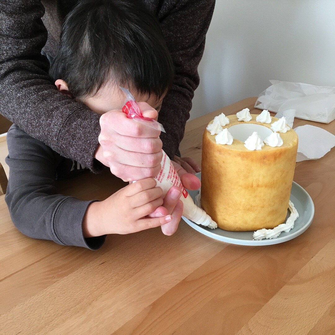 こどもたちが手伝っている写真