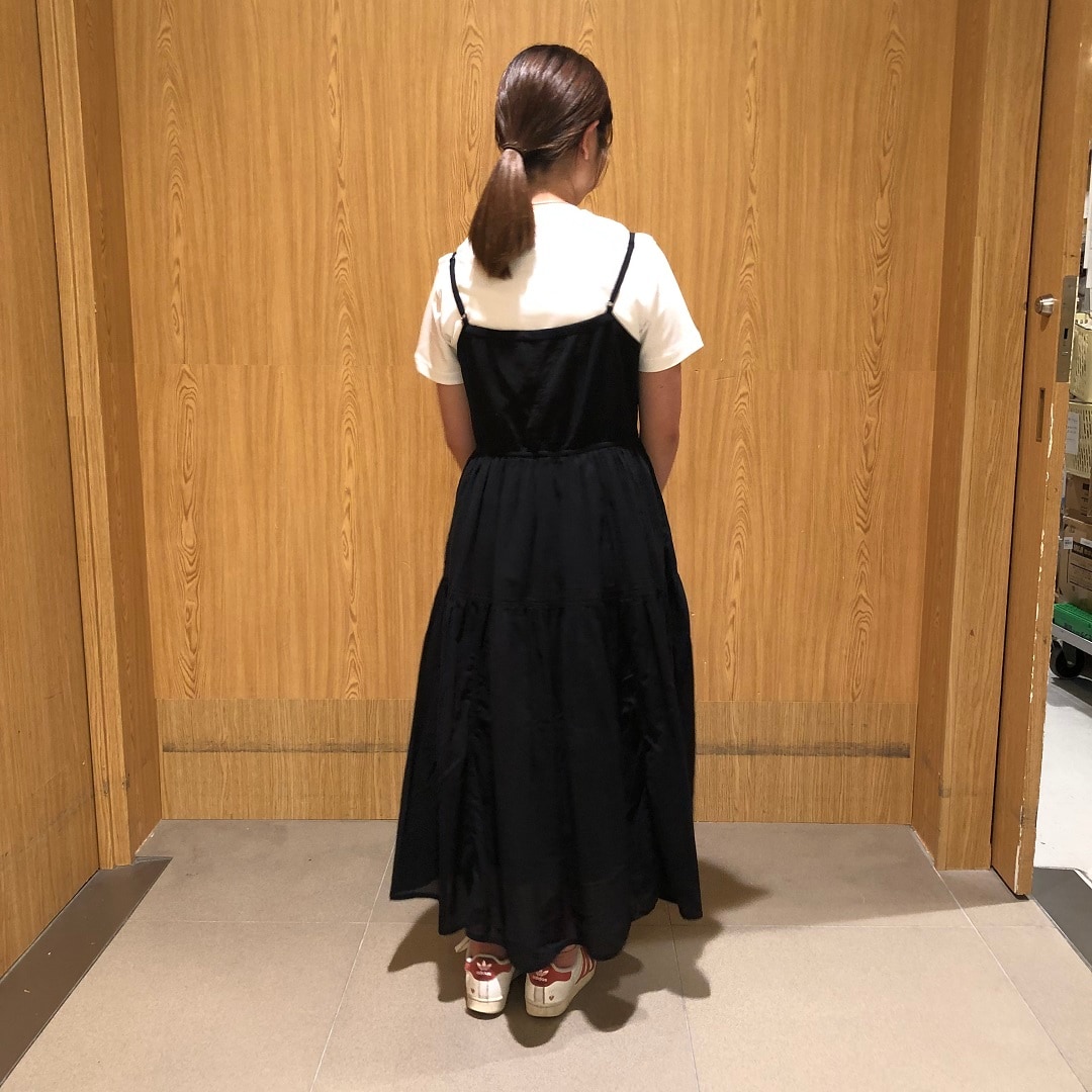 ワンピース　後ろからの画像