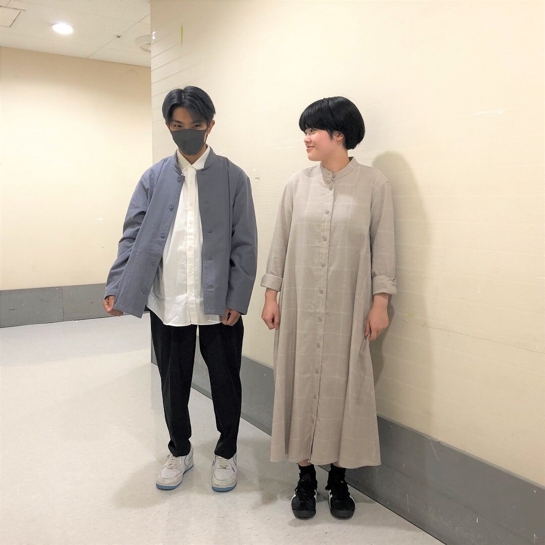 2人正面の自然な写真