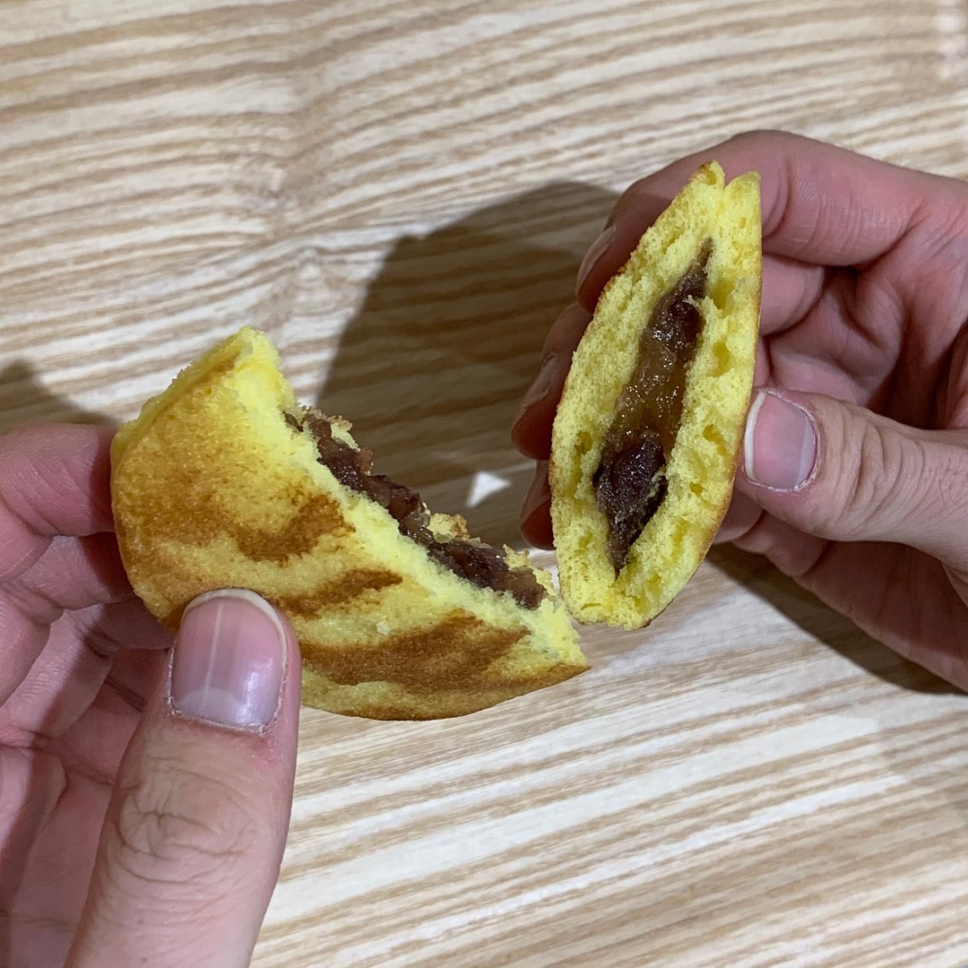 柚子もち入りミニトラ焼きの断面