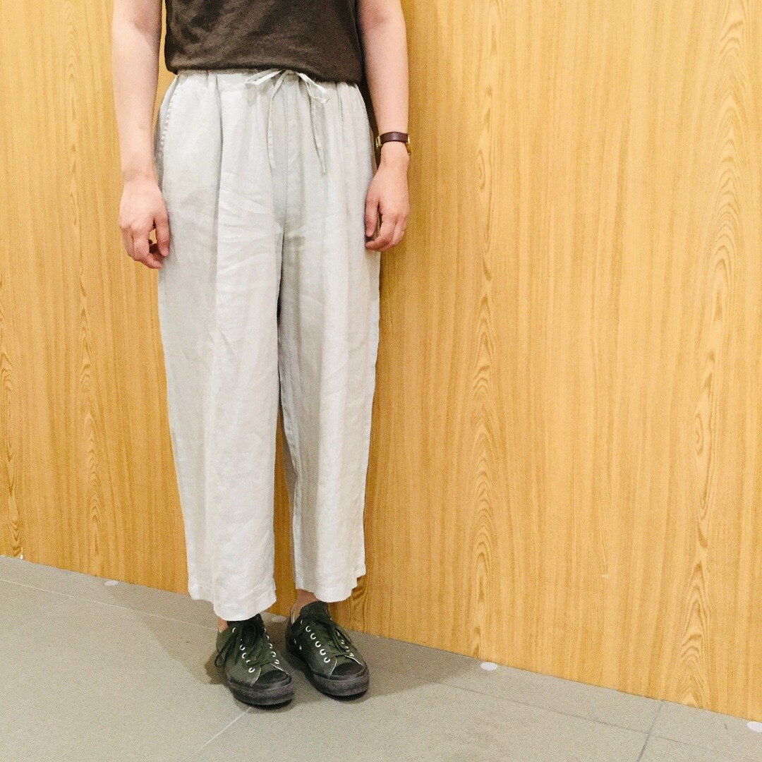 【イオンモール福津】リネンのボトムスを近くで撮影の画像