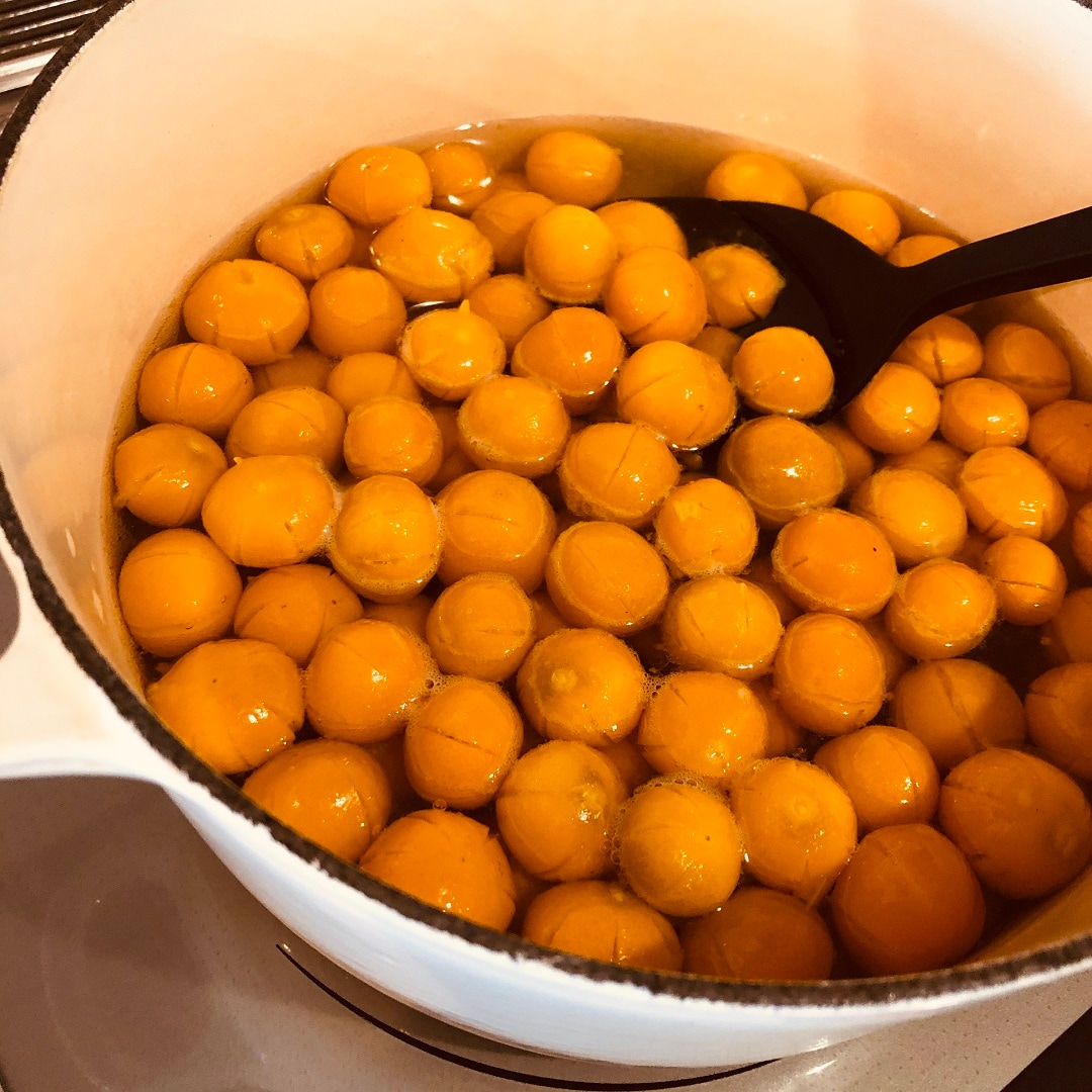 きんかん甘露煮作成中