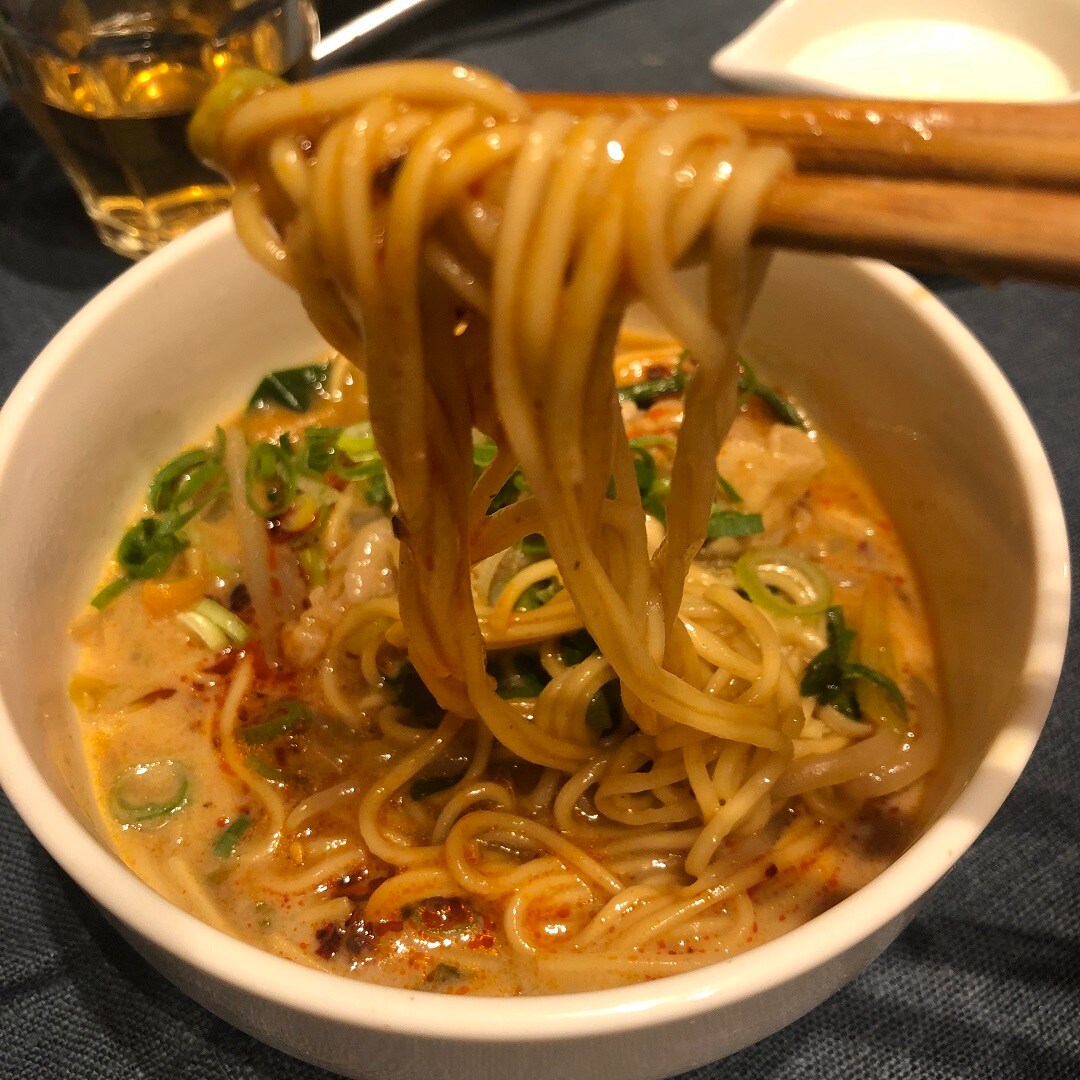 しめは豆乳坦々麺