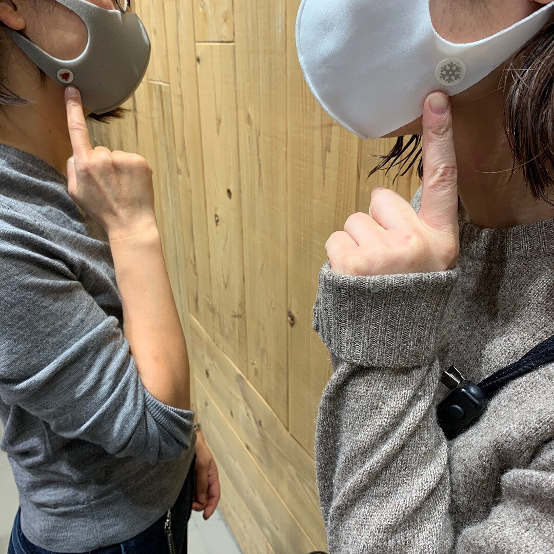 不織布のマスクにも布マスクにもお使いいただけます