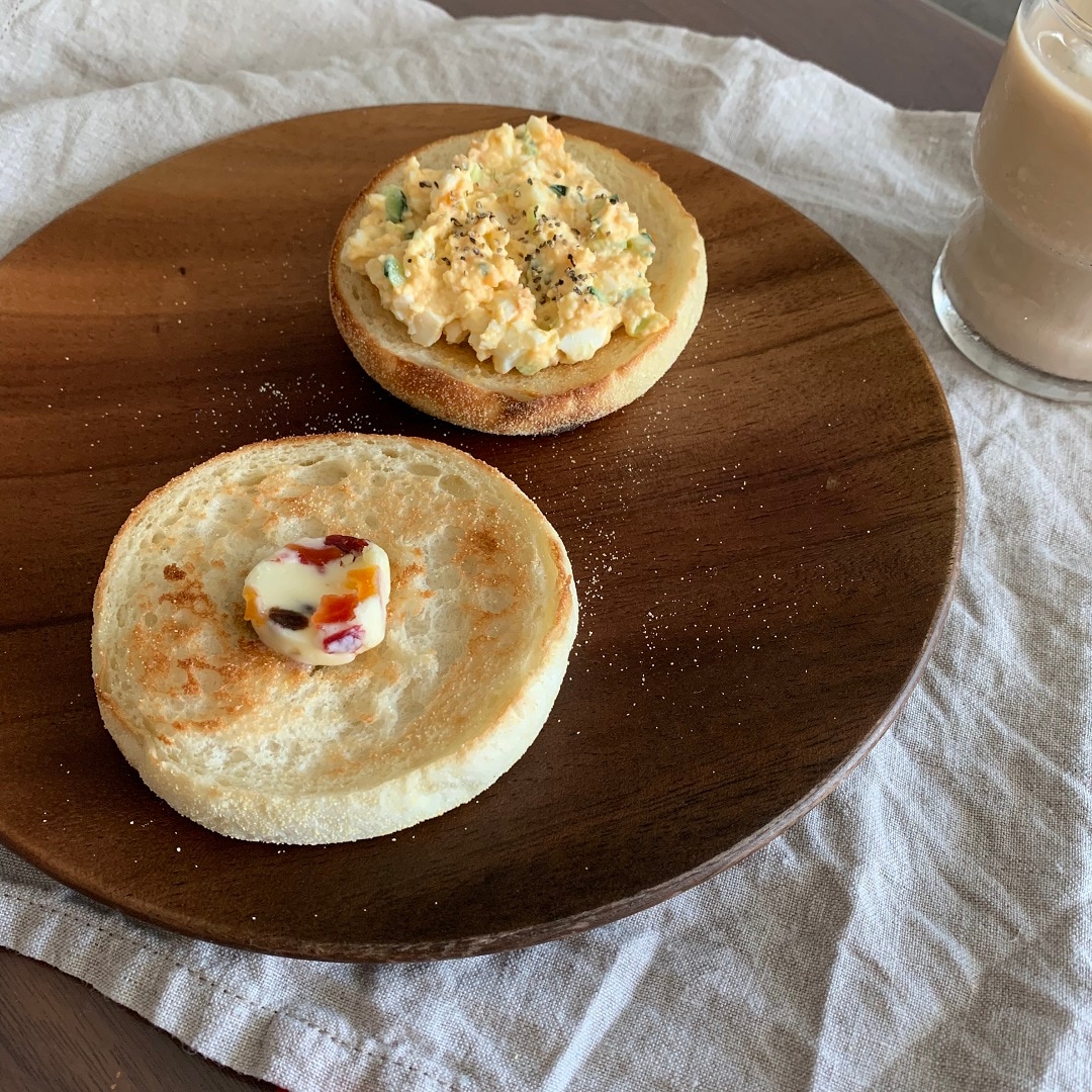バターはトーストに乗せて。