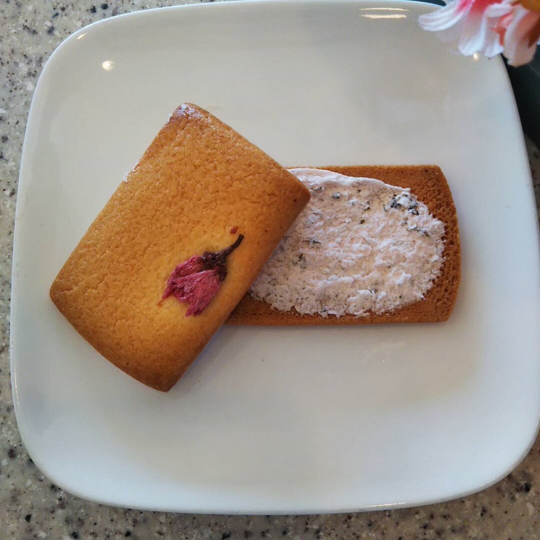 桜のクリームサンドクッキー 