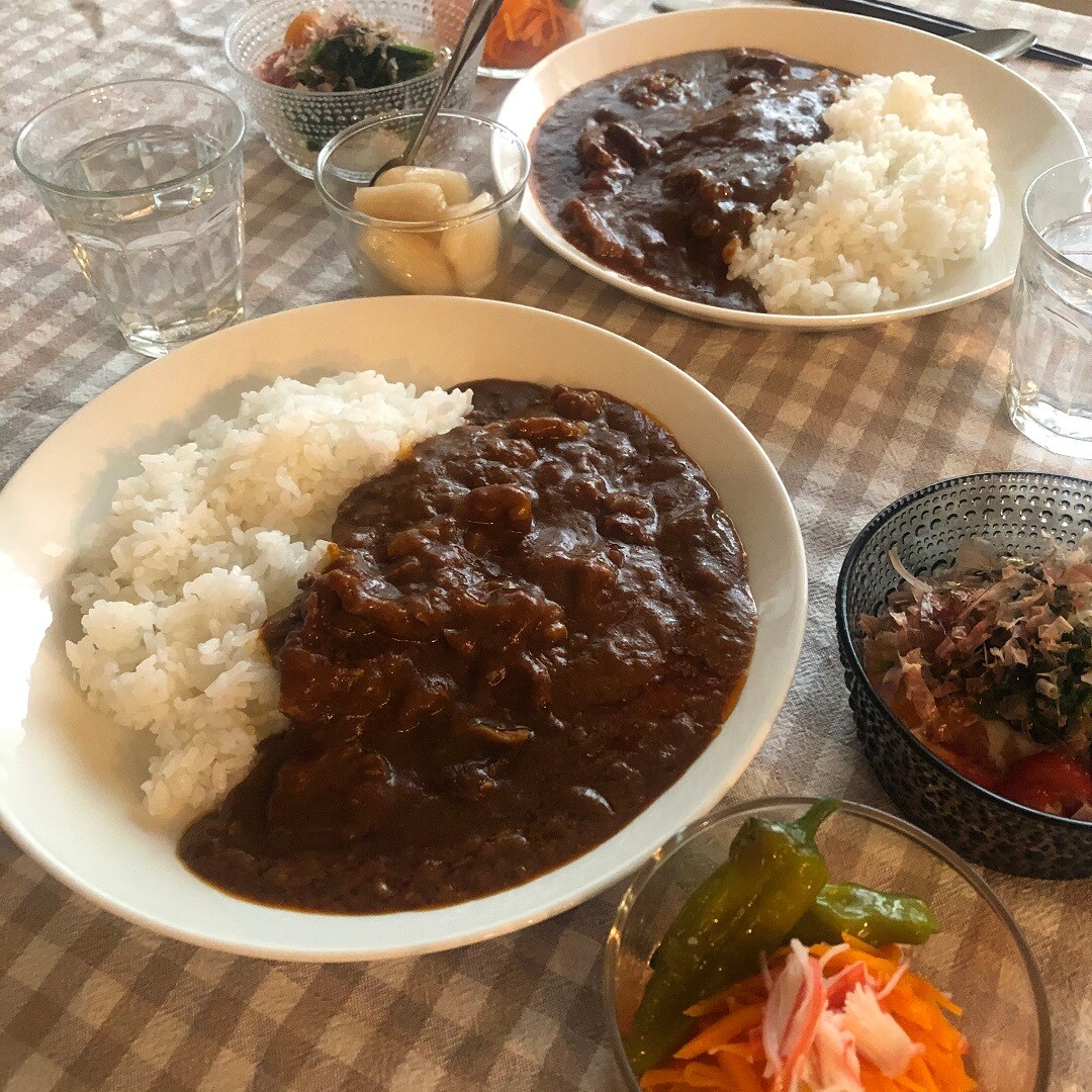 牛ばら肉の大盛りカレー