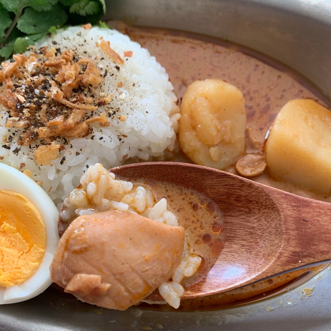 素材を生かしたカレー　マッサマン
