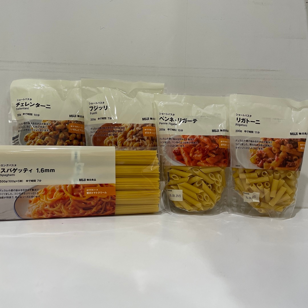 乾麺パスタが写った写真