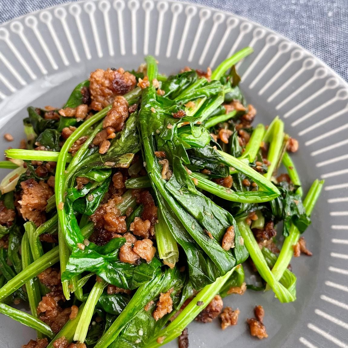 【ルミネ立川】やわらかほうれん草と大豆ミートのソテー｜旬野菜レシピ