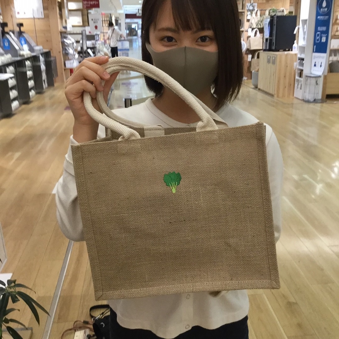 ワンポイント刺繍入りジュートマイバッグの写真