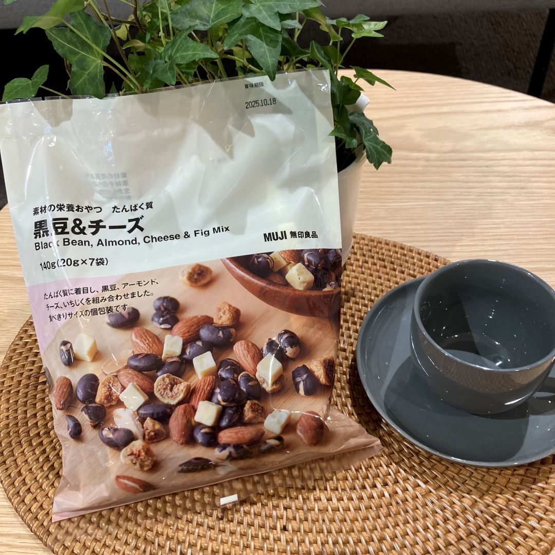 素材の栄養おやつ　たんぱく質　黒豆＆チーズ
