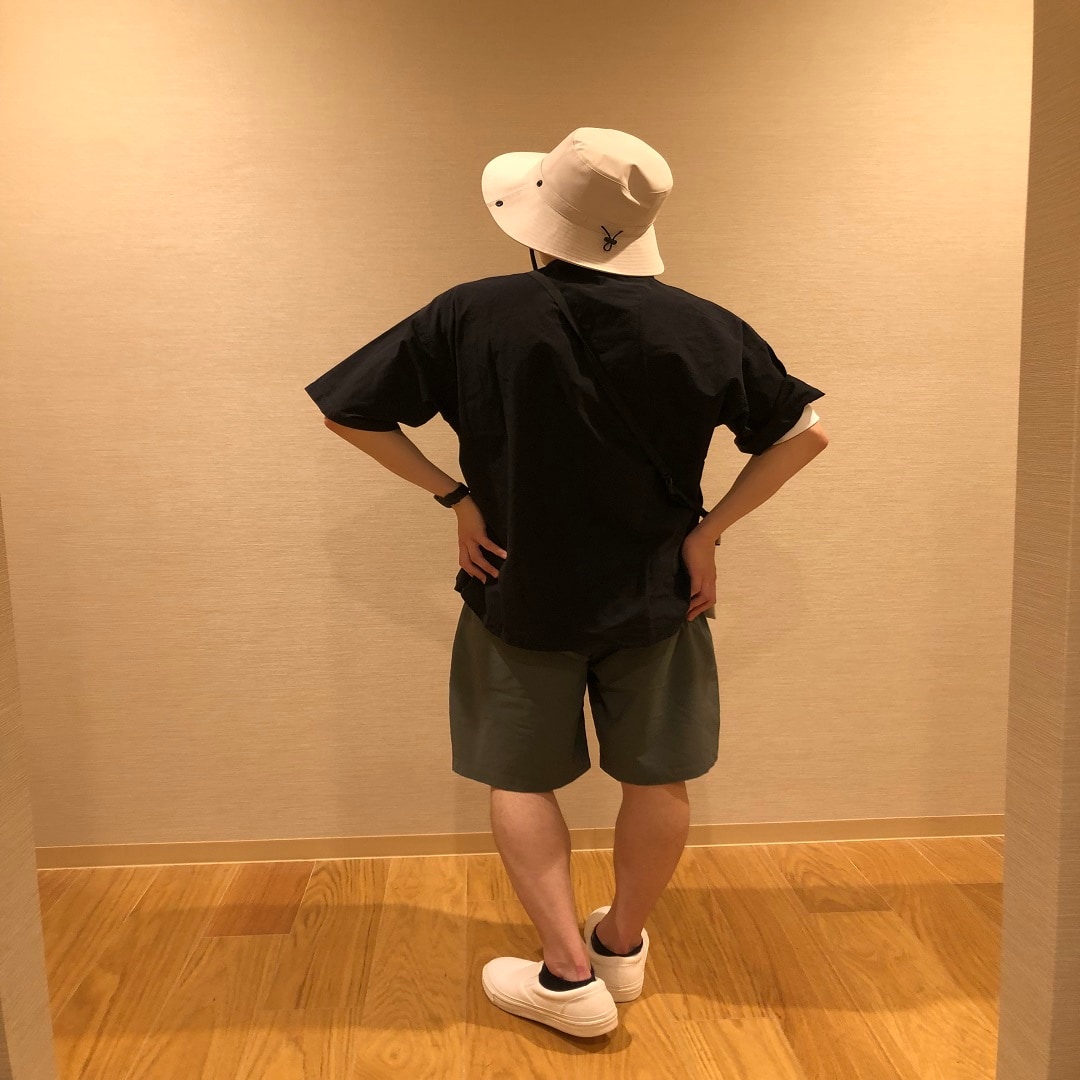 後ろ
