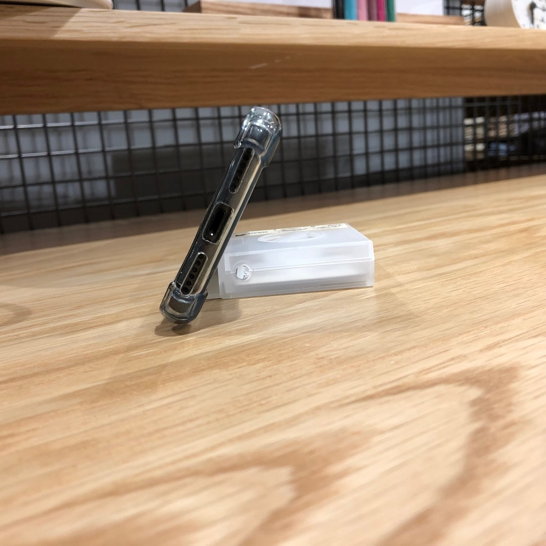 スマホスタンドとして使う様子