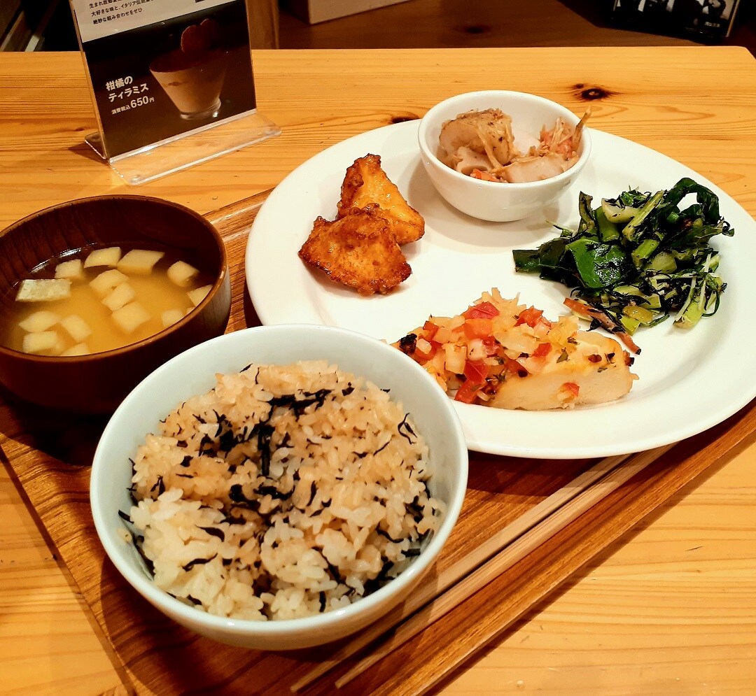 4品デリ