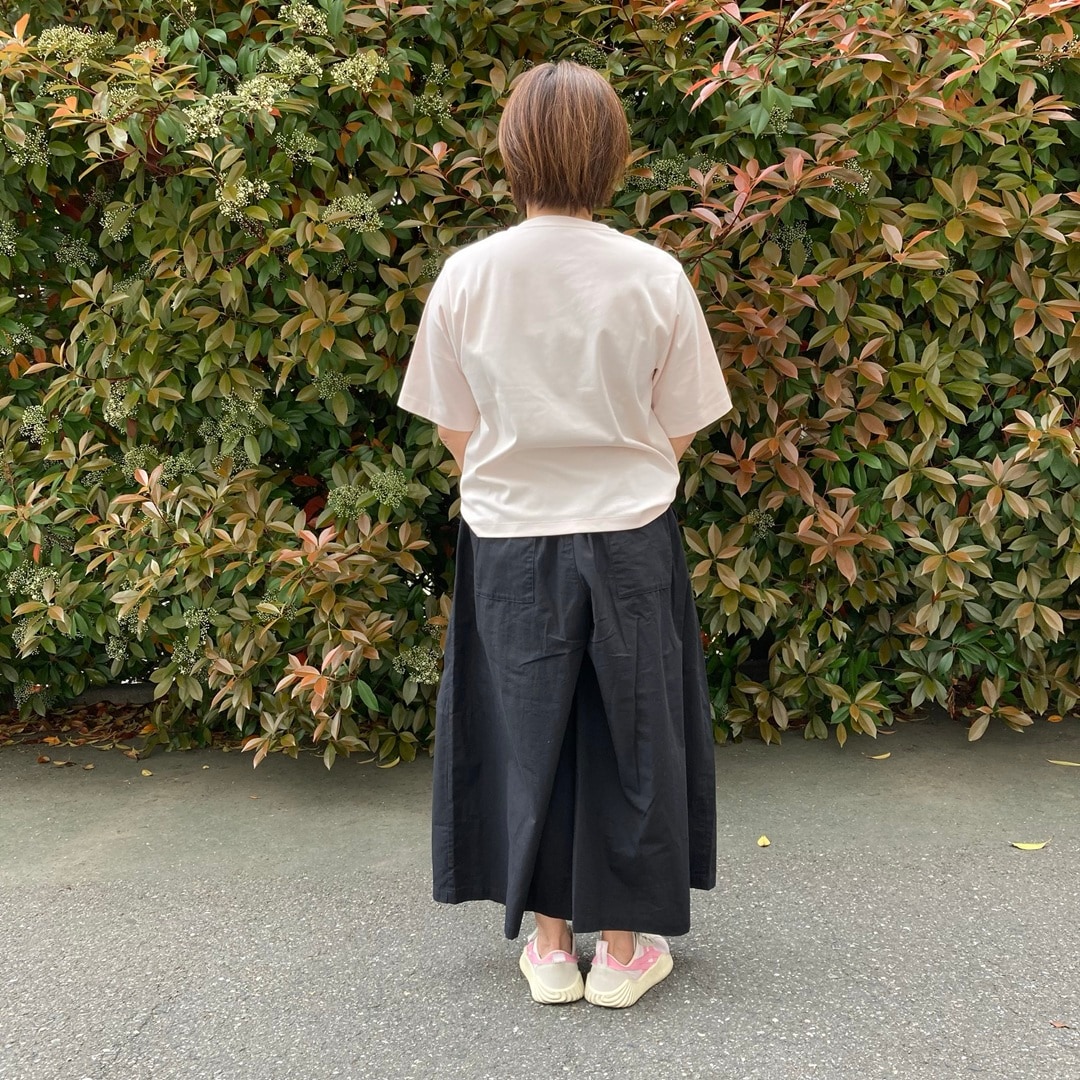 婦人　後ろ向き