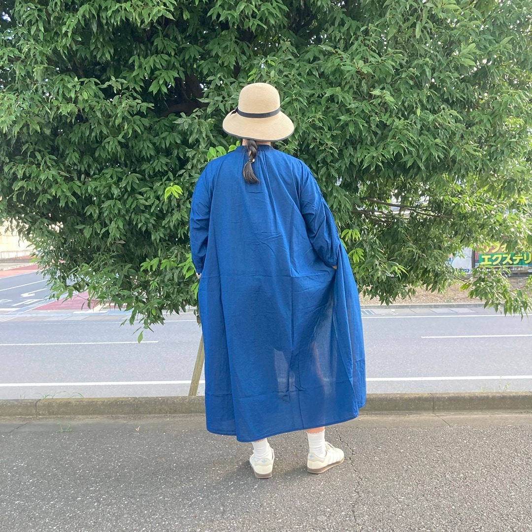 後ろ