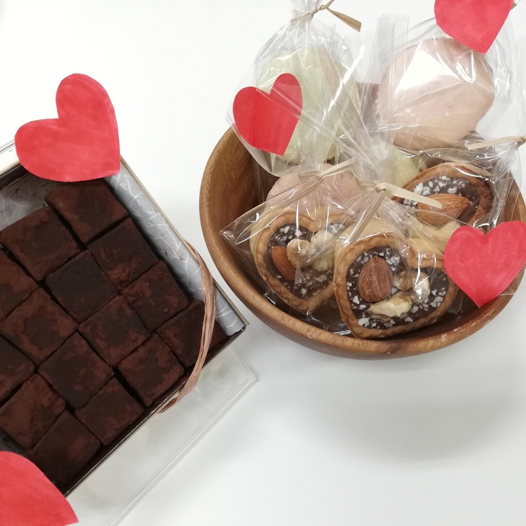 生チョコとタルトとマカロン