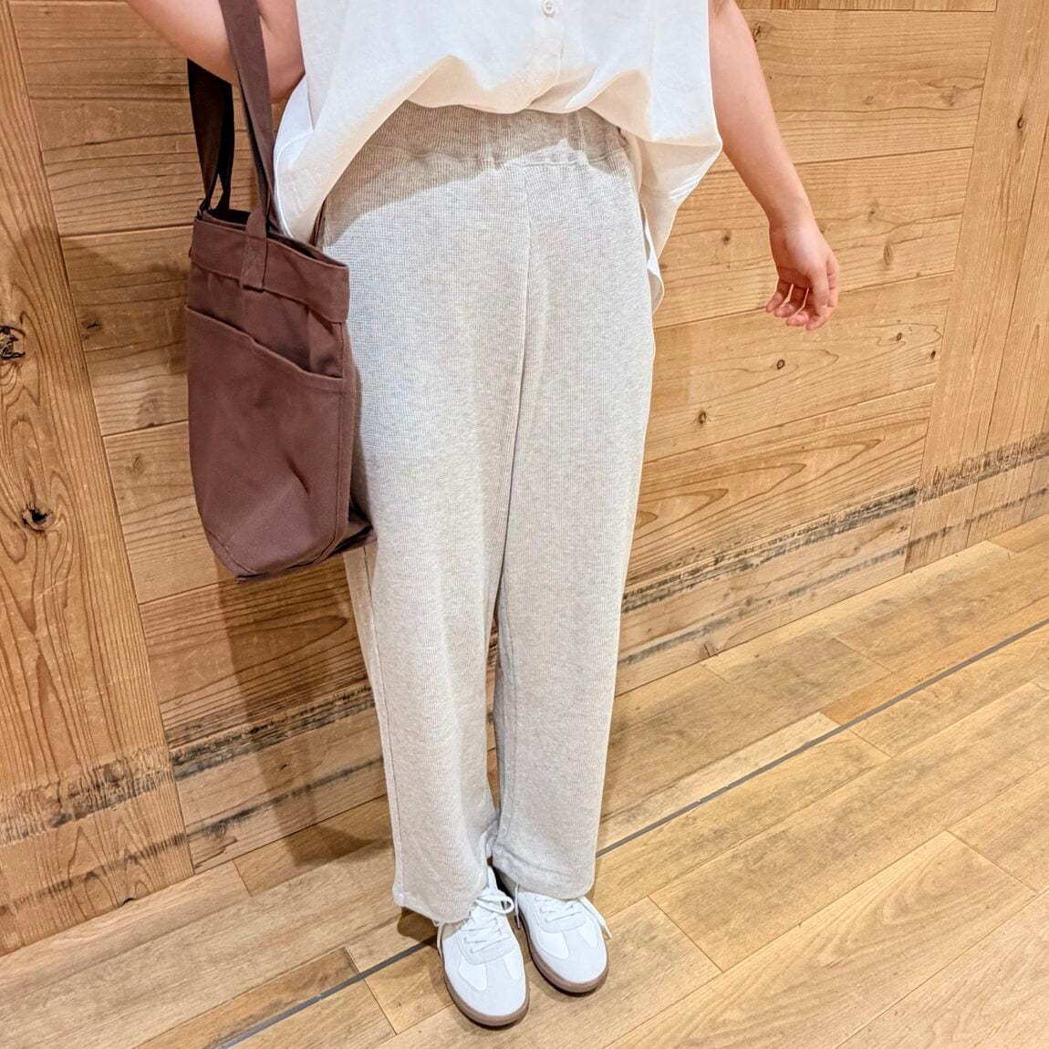 045771_0805_192_05