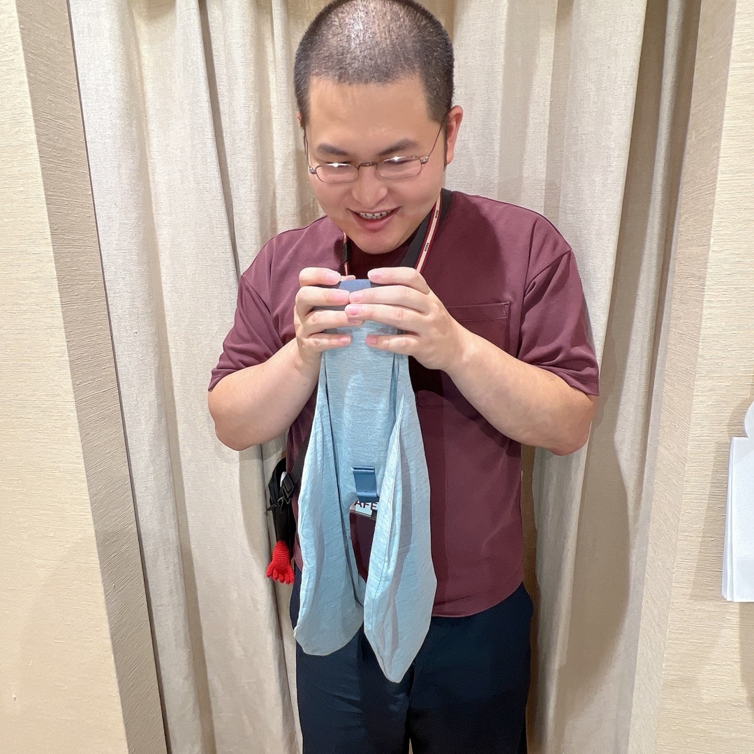 ネッククッションを膨らませる前