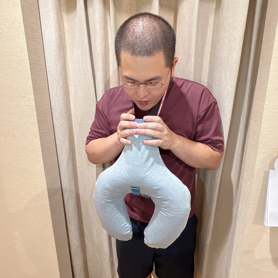 ネッククッションを膨らませた後