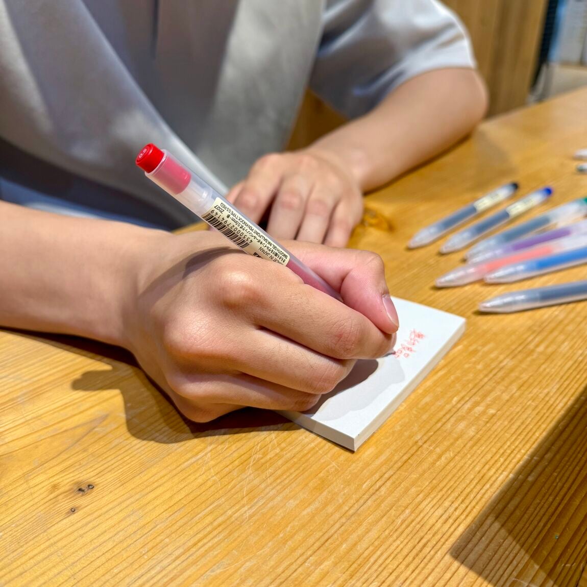 さらさら描けるゲルインキボールペン　ノック式
