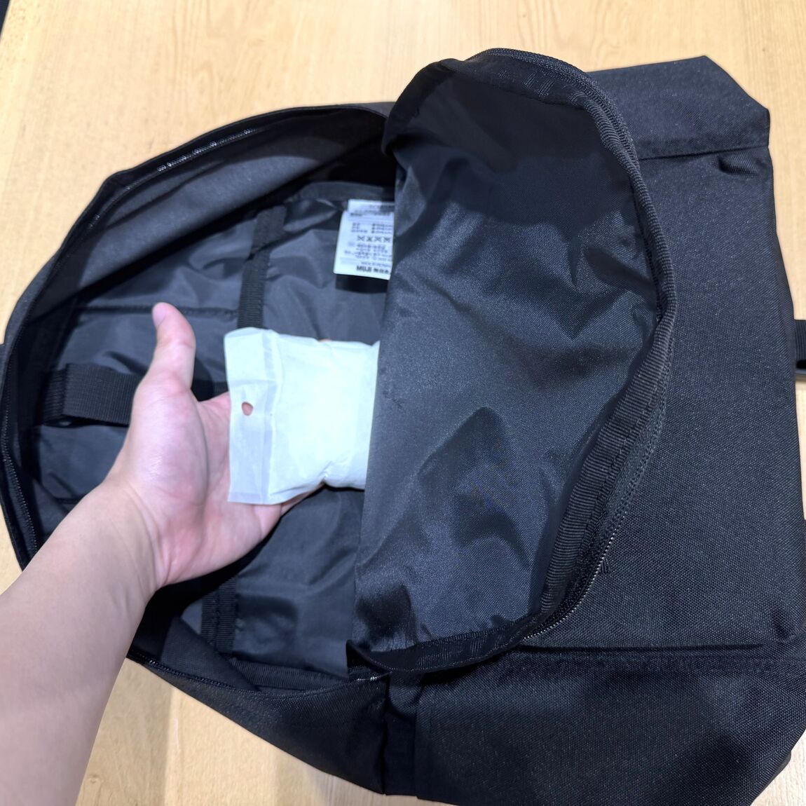 消臭機能付き　くりかえし使える除湿剤