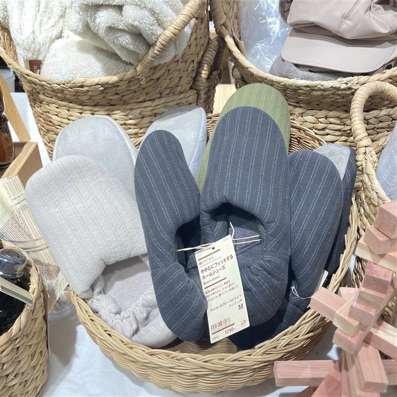 045791_20251201_05_00