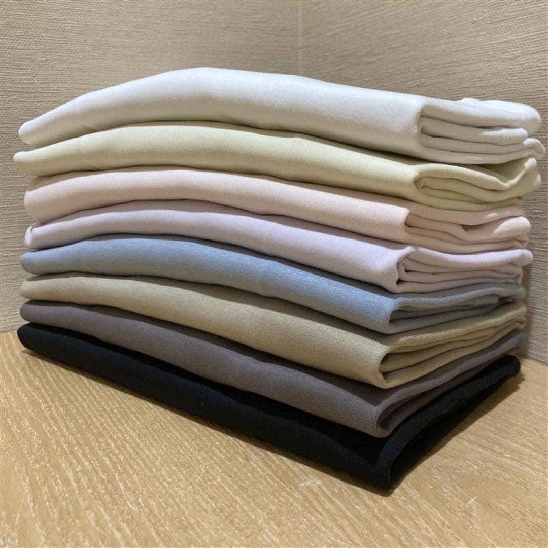 【イオンスタイル河辺】涼感Tシャツ8色を重ねた写真