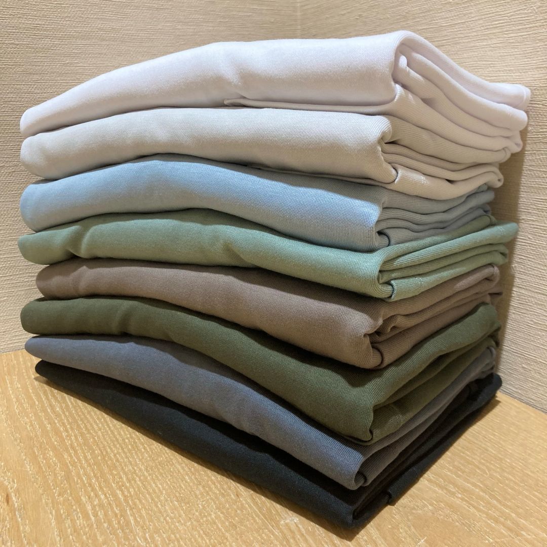【イオンスタイル河辺】紳士涼感Tシャツ8色を重ねた写真