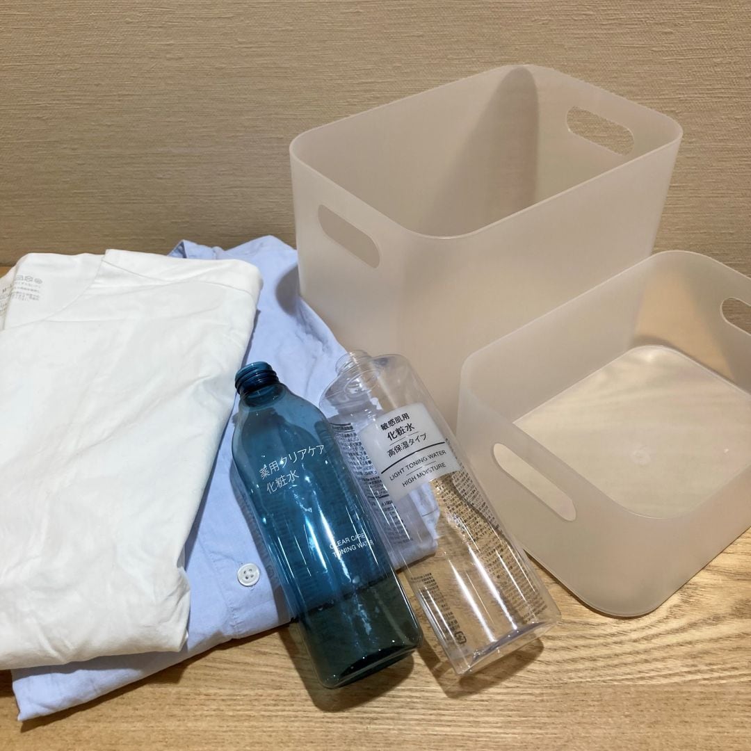 【イオンスタイル河辺】ReMUJI回収品の洋服・化粧品のボトル・プラスチック収納用品の写真