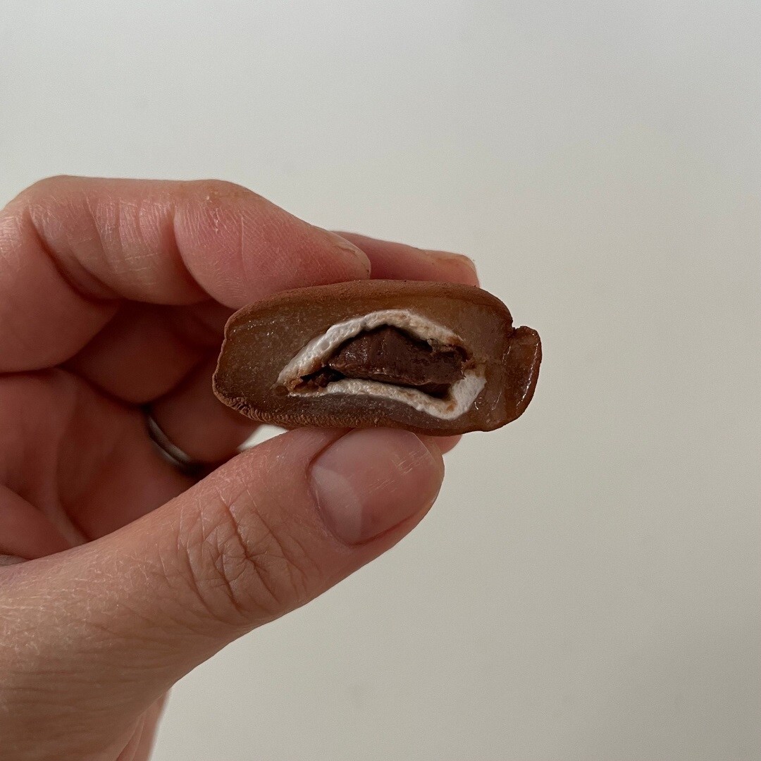 チョコレート餅断面
