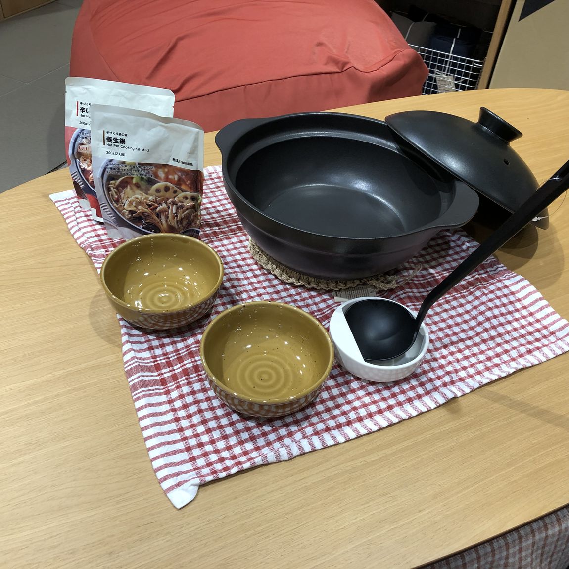 こたつと軽量土鍋・鍋の素