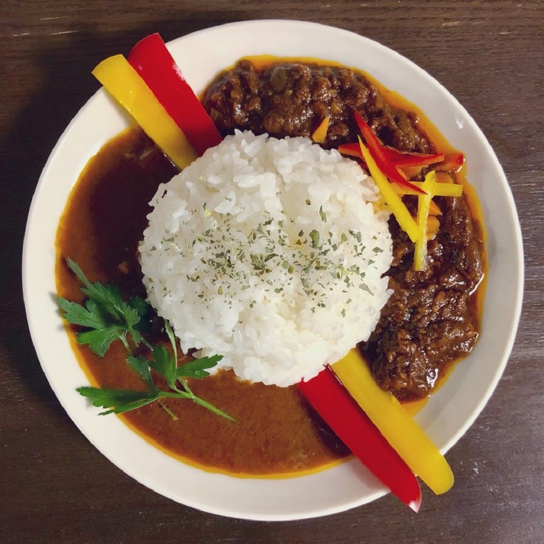カレー盛り付け画像