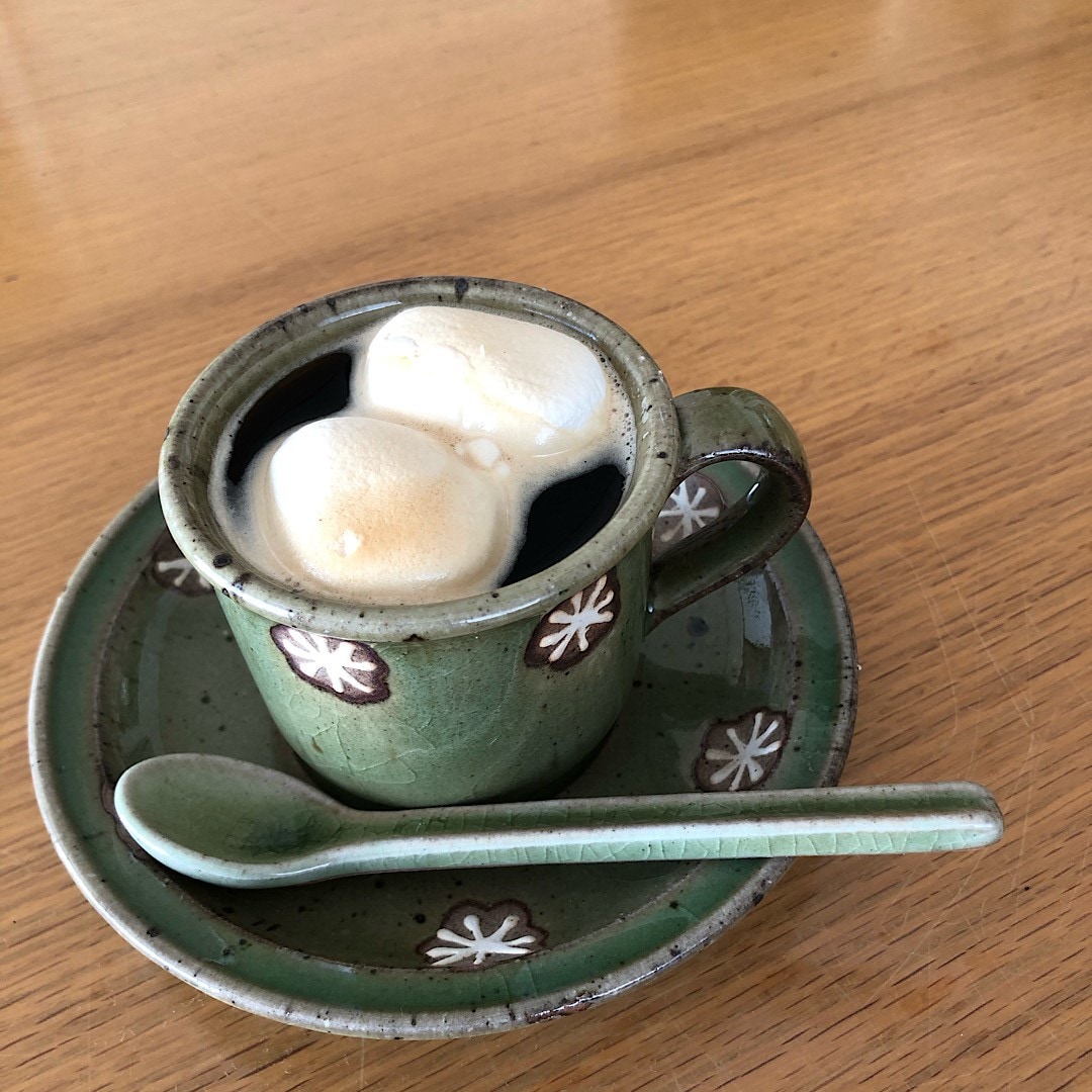 焼マシュマロのせコーヒー