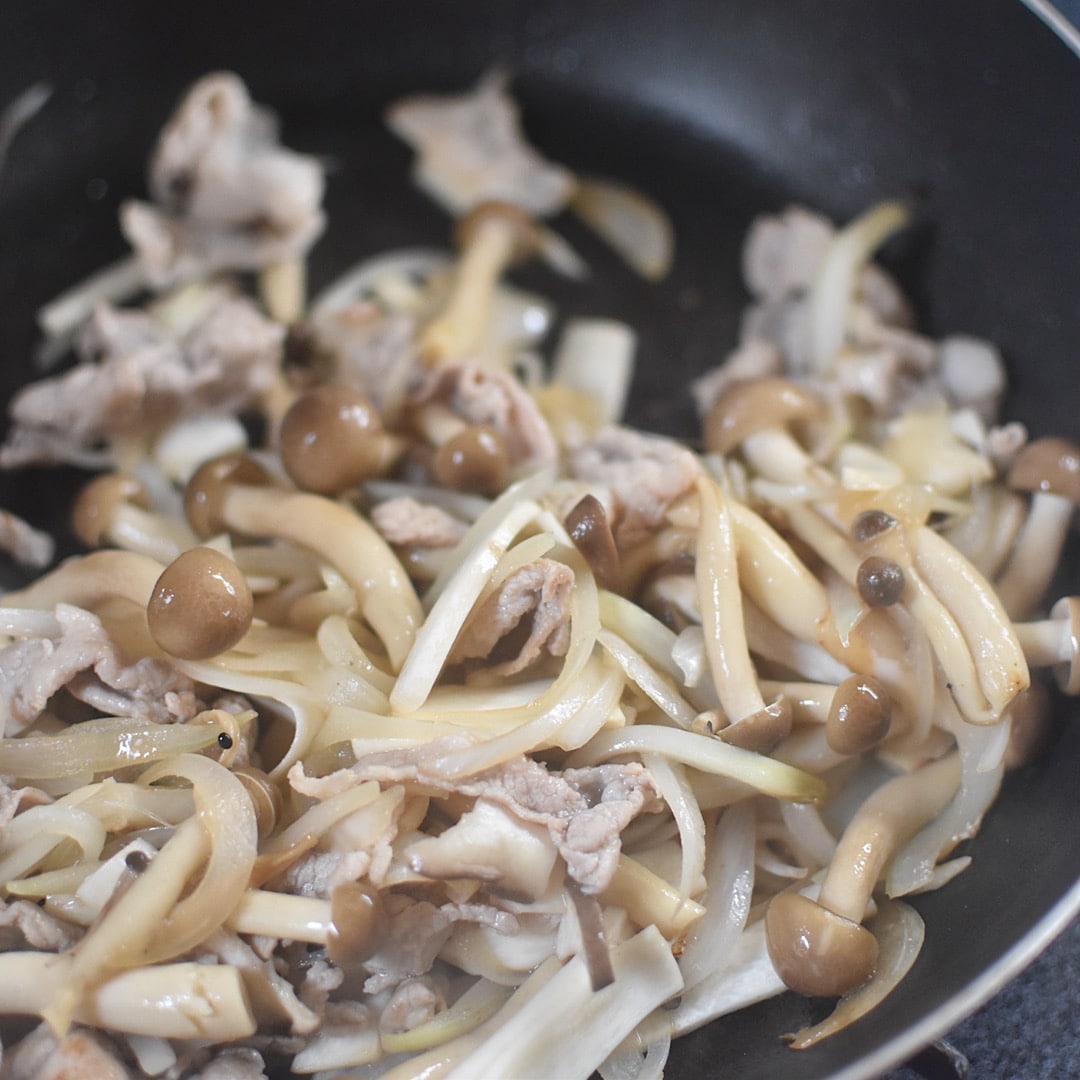【ホテルメトロポリタン鎌倉】炊き込みごはんの素　松茸ごはんで煮込みパスタ_7eXVl5