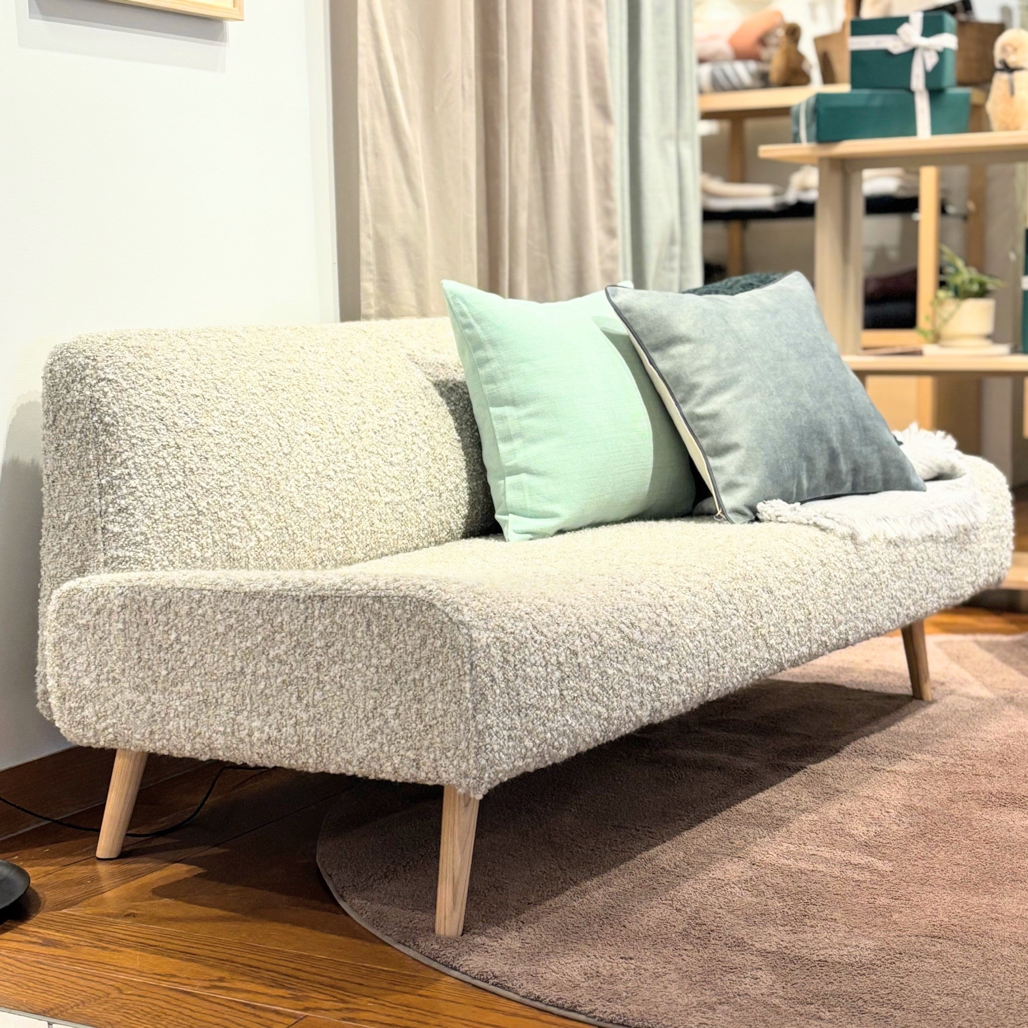 046050-20251108-070-002