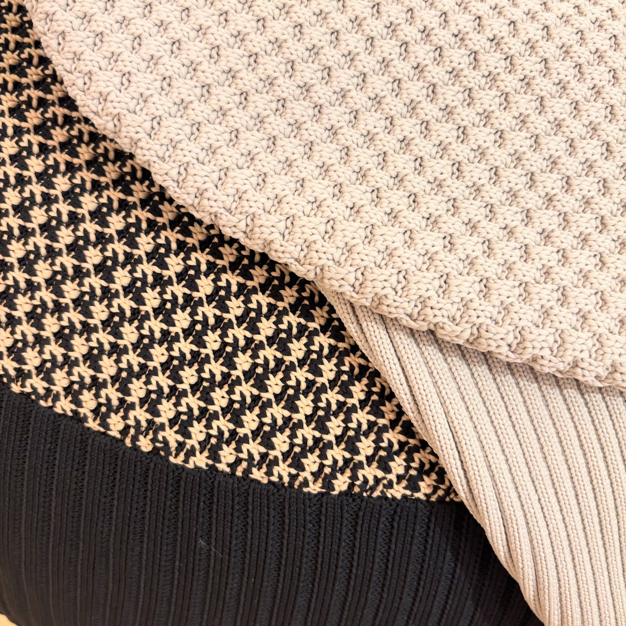 046050-20251206-000-02