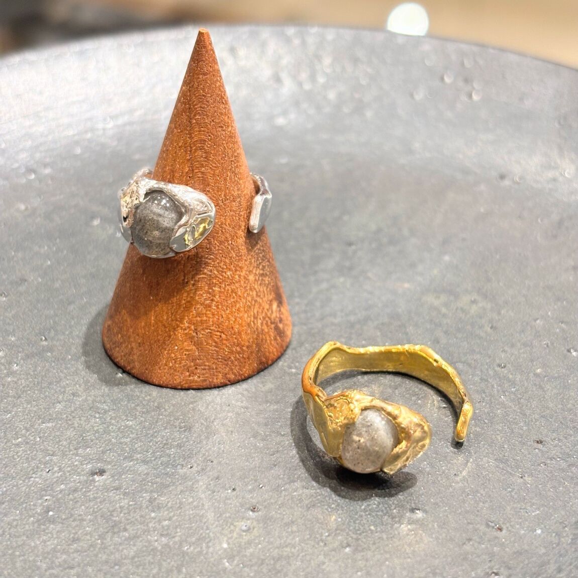 046050-20251223-000-06