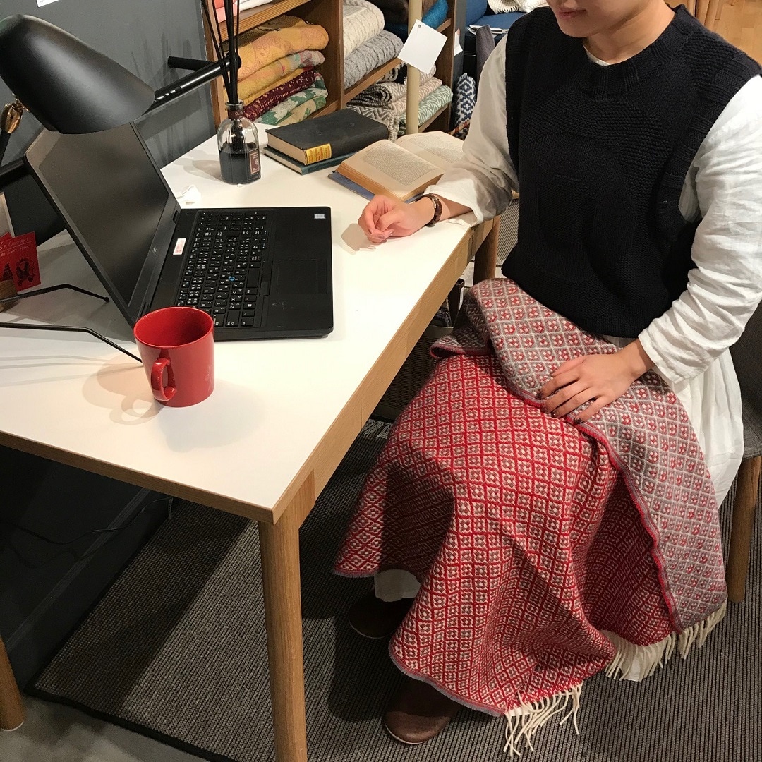 ブランケットで心も体もほっこりと。