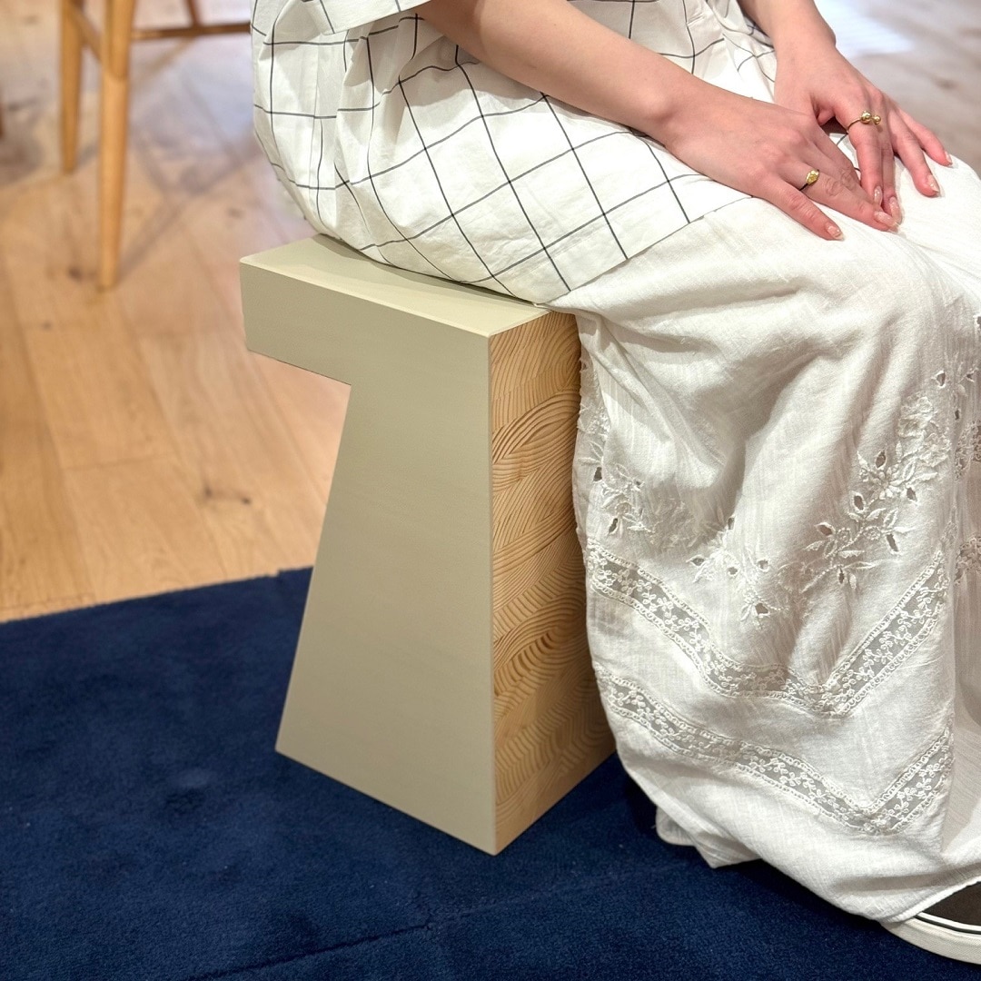 FORM FIND STOOL