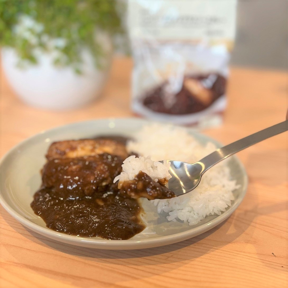 【ライフガーデン利府】素材を生かした　ハンバーグのデミグラスソースカレー