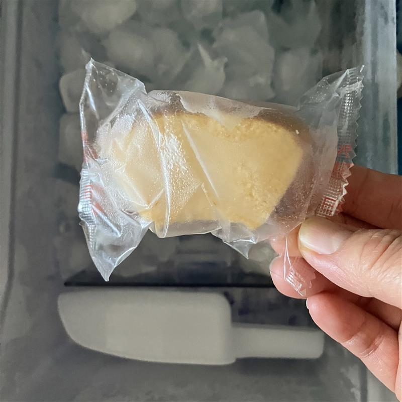 【みのおキューズモール】そのままでも冷やしても。定番人気の厚切りバウム。_T2DtO4