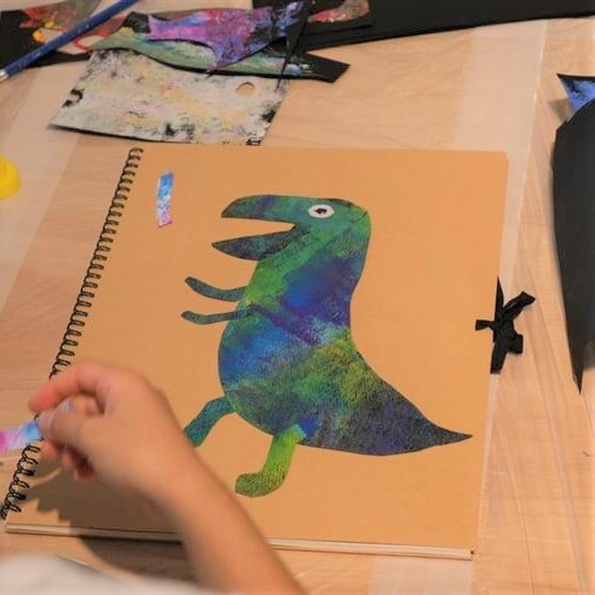 【みのおキューズモール】「絵本作家　谷口智則さんと自分だけのスケッチブックをつくろう！」