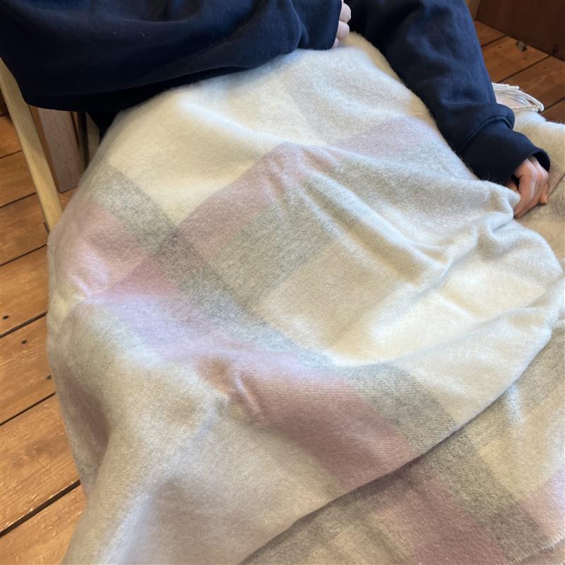 【みのおキューズモール】おしゃれに防寒！「ふっくらウールストール」