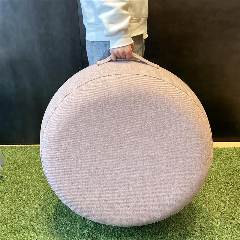 【みのおキューズモール】新商品「空気でできたフロアクッション」