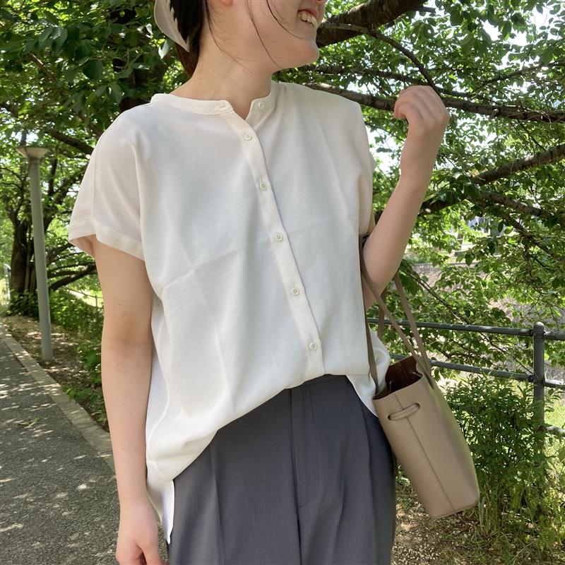 【みのおキューズモール】さわやかなブラウスで夏を先どり