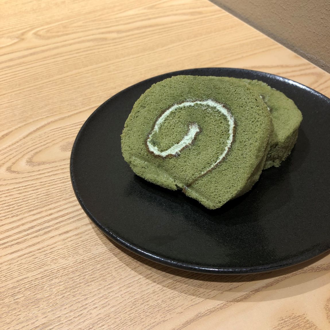抹茶のロールケーキ