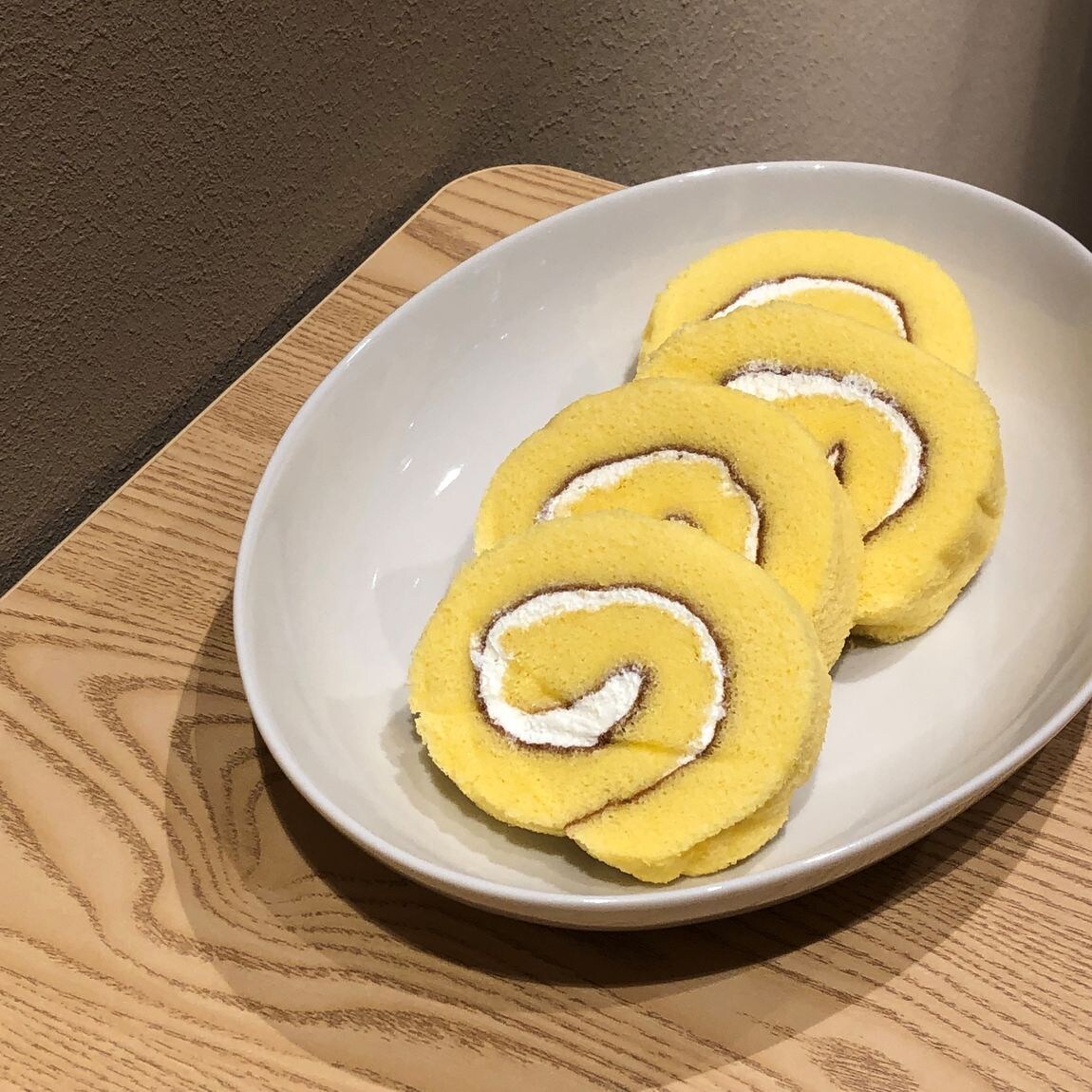 レモンのロールケーキ